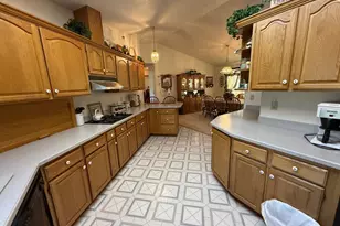 221 Foster Ln, Roseburg, OR 97470 - Photo 14