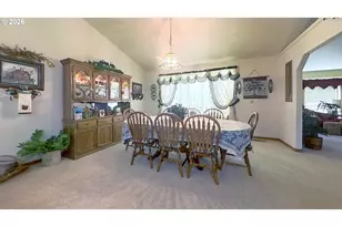 221 Foster Ln, Roseburg, OR 97470 - Photo 14