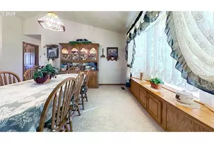 221 Foster Ln, Roseburg, OR 97470 - Photo 10