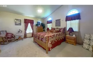 221 Foster Ln, Roseburg, OR 97470 - Photo 18