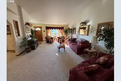 221 Foster Ln, Roseburg, OR 97470 - Photo 12