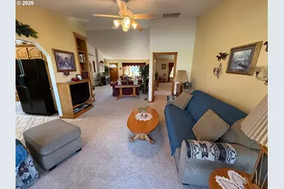 221 Foster Ln, Roseburg, OR 97470 - Photo 18