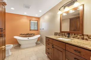 6503 Kinns Rd, Woodburn, OR 97071 - Photo 16