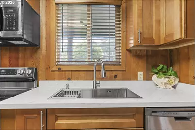 691 SE Jetty Ave, Lincoln City, OR 97367 - Photo 8