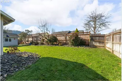 303 Ashwood St, Sutherlin, OR 97479 - Photo 12