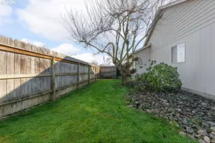 303 Ashwood St, Sutherlin, OR 97479 - Photo 16