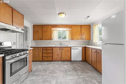 1923 Maple St, Myrtle Point, OR 97458 - Photo 8