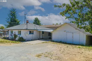 1923 Maple St, Myrtle Point, OR 97458 - Photo 4