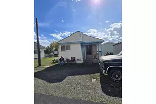 505 W 8th St, Wallowa, OR 97885 - Photo 2