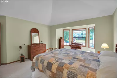 6401 SW Dolph Dr, Portland, OR 97219 - Photo 32