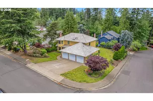 6401 SW Dolph Dr, Portland, OR 97219 - Photo 4