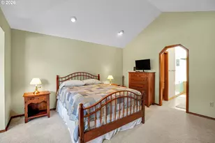 6401 SW Dolph Dr, Portland, OR 97219 - Photo 34