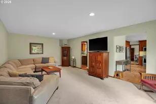 6401 SW Dolph Dr, Portland, OR 97219 - Photo 24