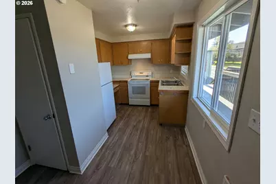 1207 D St, Salem, OR 97301 - Photo 2