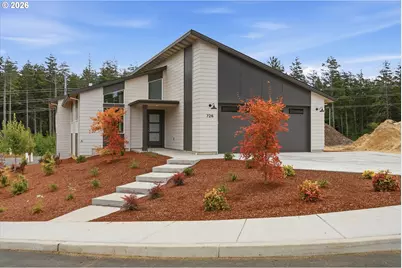 726 SE 42nd Pl, Newport, OR 97366 - Photo 1