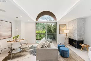 859 SW Broadway Dr, Portland, OR 97201 - Photo 2