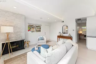 859 SW Broadway Dr, Portland, OR 97201 - Photo 4