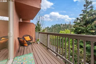 859 SW Broadway Dr, Portland, OR 97201 - Photo 12