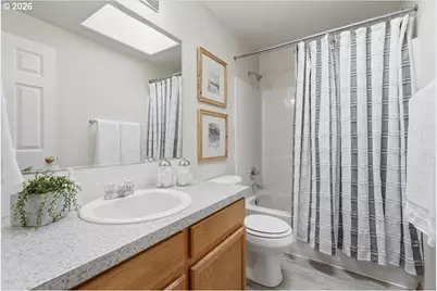 7861 SE Springwater Dr, Portland, OR 97206 - Photo 32