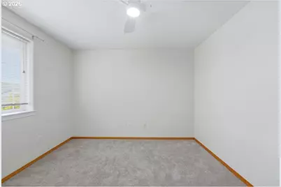 7861 SE Springwater Dr, Portland, OR 97206 - Photo 36