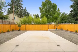 8639 N Fox St, Portland, OR 97203 - Photo 22