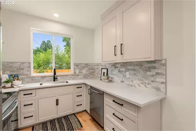 8639 N Fox St, Portland, OR 97203 - Photo 12