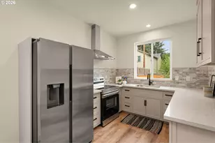 8639 N Fox St, Portland, OR 97203 - Photo 10