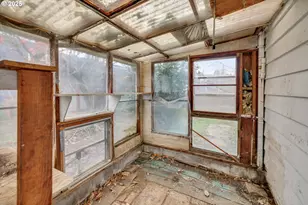 8145 SE 65th Ave, Portland, OR 97206 - Photo 34