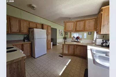 1200 E Central Ave #30, Sutherlin, OR 97479 - Photo 14