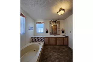 1200 E Central Ave, Sutherlin, OR 97479 - Photo 30