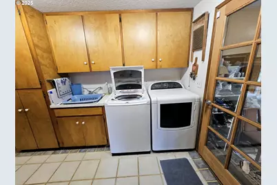 3463 Briarwood Rd, Umpqua, OR 97486 - Photo 14
