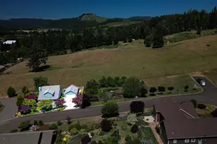384 Edgeview Dr, Elkton, OR 97436 - Photo 40