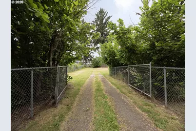 10821 SE Boise St, Portland, OR 97266 - Photo 26