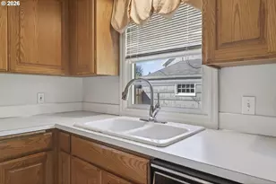 3635 NE Going St, Portland, OR 97211 - Photo 10
