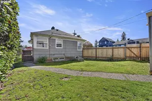 3635 NE Going St, Portland, OR 97211 - Photo 32