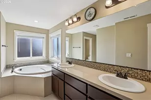 2117 SE Cochran Dr, Gresham, OR 97080 - Photo 30