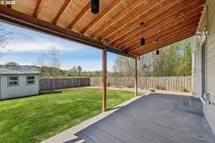 2117 SE Cochran Dr, Gresham, OR 97080 - Photo 42