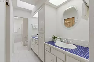 14300 SW Hazel Hill Dr, Tigard, OR 97224 - Photo 36