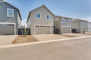 2475 N Villa Dr, Newberg, OR 97132 - Photo 10