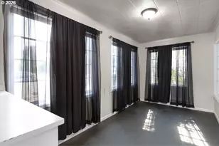 523 SE Rice Ave, Roseburg, OR 97470 - Photo 6