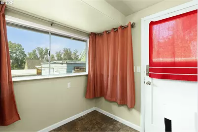 523 SE Rice Ave, Roseburg, OR 97470 - Photo 30