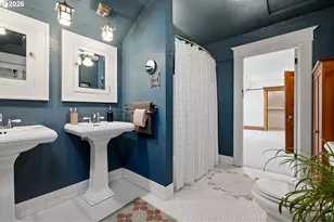 1734 NE Halsey St, Portland, OR 97232 - Photo 28