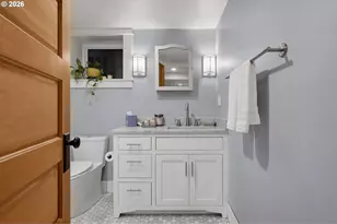 1734 NE Halsey St, Portland, OR 97232 - Photo 32