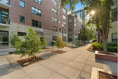 820 NW 12th Ave #110, Portland, OR 97209 - Photo 28