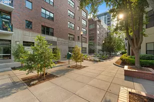 820 NW 12th Ave, Portland, OR 97209 - Photo 28