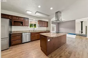 911 Jade Dr, Roseburg, OR 97471 - Photo 6