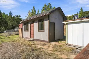 911 Jade Dr, Roseburg, OR 97471 - Photo 46