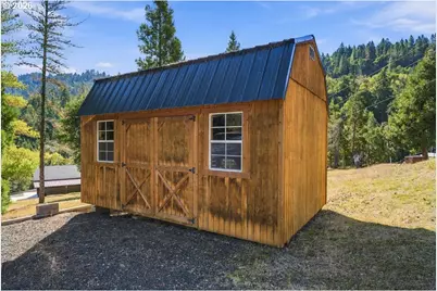 911 Jade Dr, Roseburg, OR 97471 - Photo 46