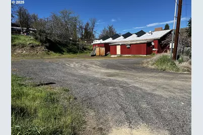 99 3rd St, Maupin, OR 97037 - Photo 6