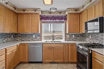 33114 SW Jp West Rd, Scappoose, OR 97056 - Photo 10